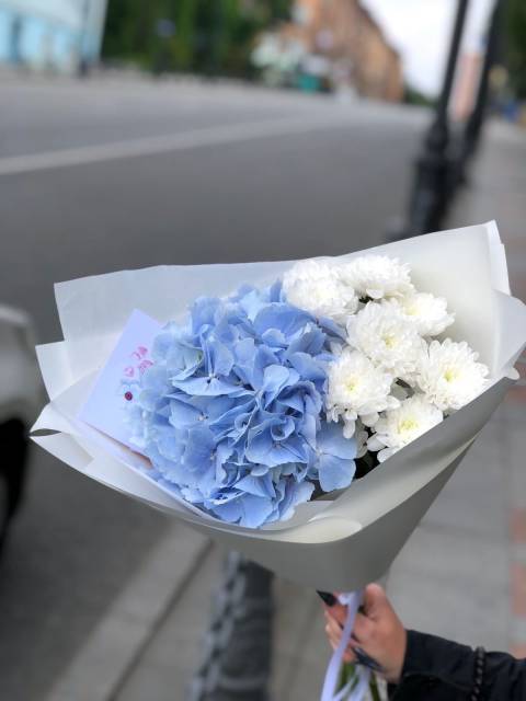 Букет с гортензией «Голубой шелест»