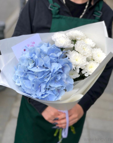 Букет с гортензией «Голубой шелест» — Цветочный король