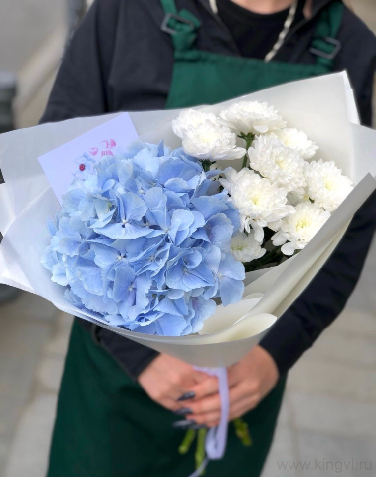 Букет с гортензией «Голубой шелест». Цветы Владивосток
