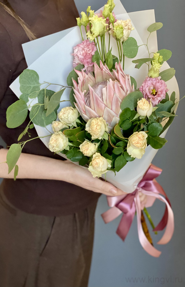 Букет с протеей. Цветы Владивосток