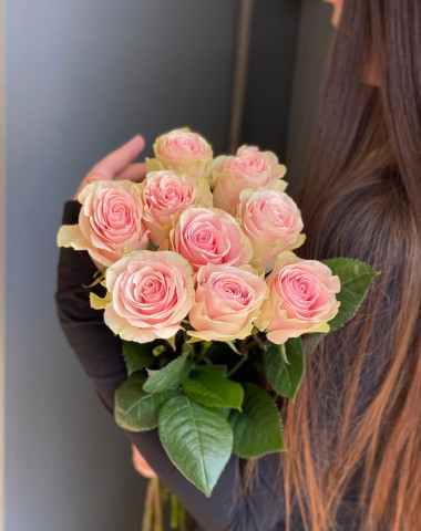 Роза «Фрутетта» — Цветочный король