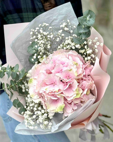 Букет из гортензии и гипсофилы — Цветочный король