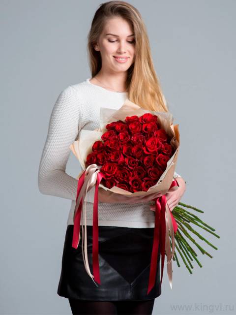 Букет из 31 красной розы