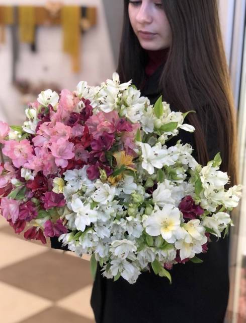 Альстромерия  -любое количество