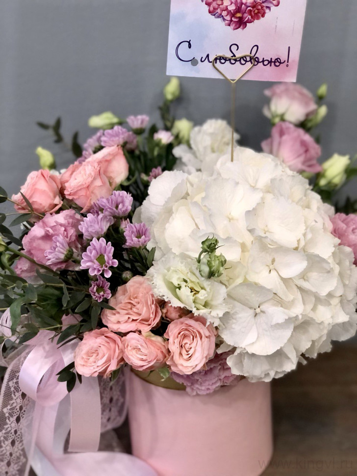 Композиция в коробке с гортензией. Цветы Владивосток