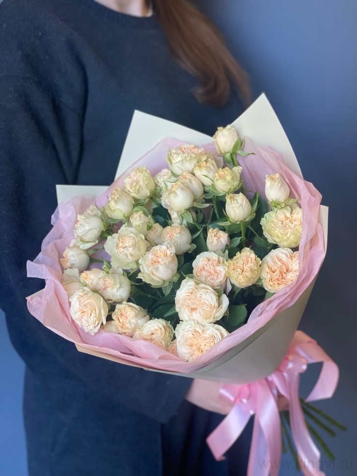 Букет из кустовой розы. Цветы Владивосток фото 1 &mdash; Цветочный король