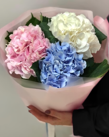 Монобукет гортензий &quot;Нежные Облака&quot; — Цветочный король