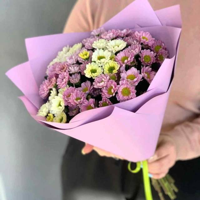 Букет бело-розовых сантини 