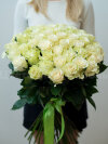 Букет из 51 белой розы. Цветы Владивосток фото 2 — Цветочный король
