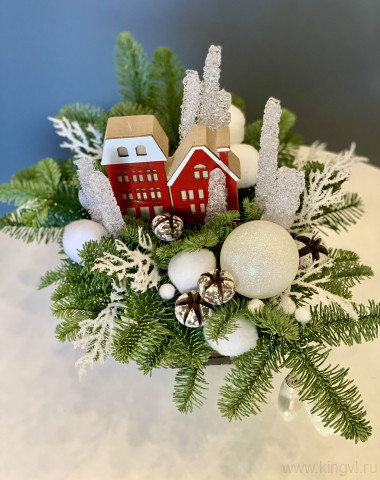 Новогодняя композиция &quot;Домик&quot; — Цветочный король