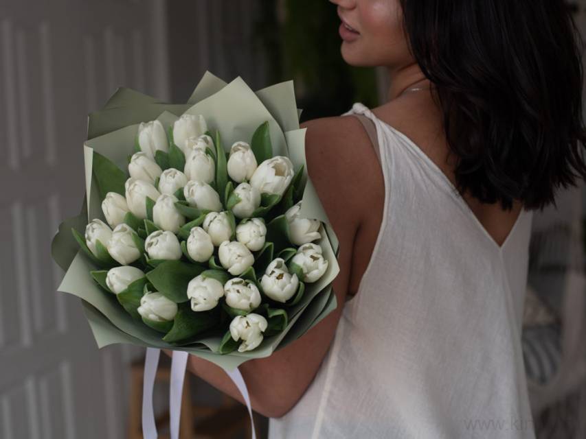 Белоснежные тюльпаны