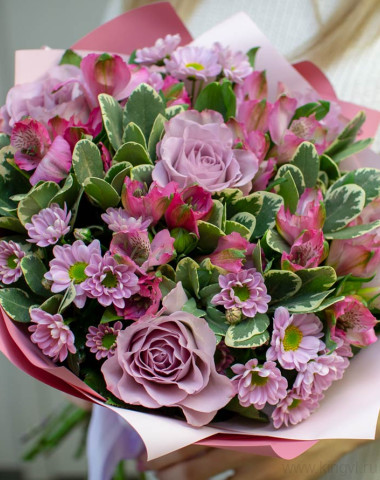 Букет из роз и хризантем сантини — Цветочный король