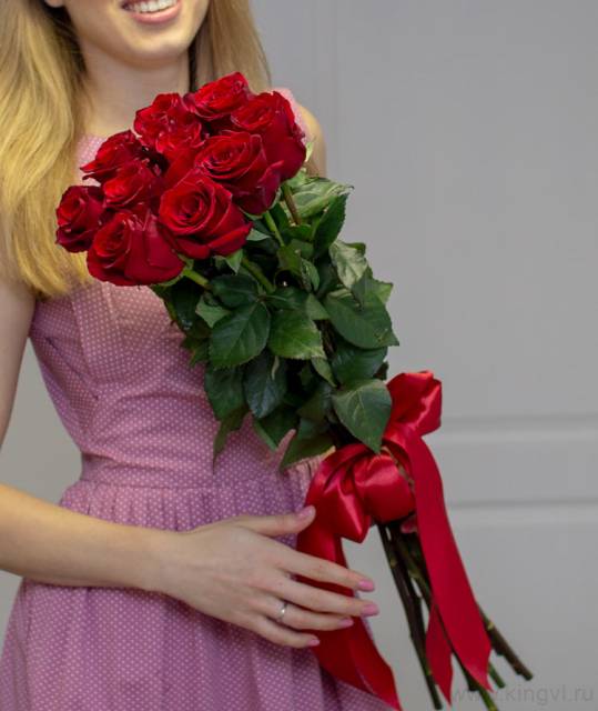 11 красных роз Эквадор 