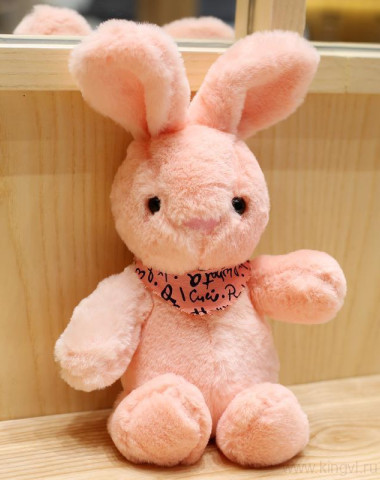 Пушистый кролик в платке на шее  30см &mdash; Цветочный король