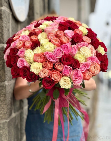 Букет из 101 разноцветной розы  — Цветочный король