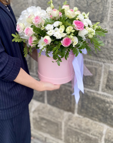 Цветочная композиция с гортензией — Цветочный король