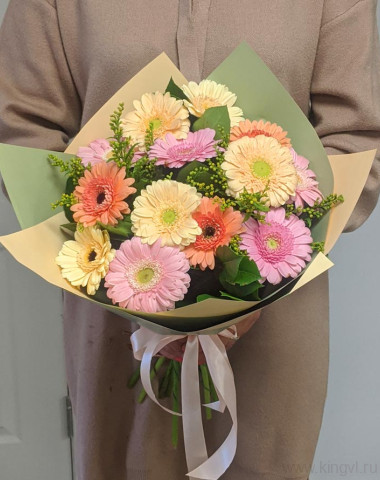 Букет из гермини и салидаго — Цветочный король