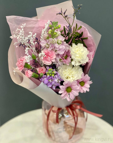Букет -комплимент"Весенний шепот" &mdash; Цветочный король