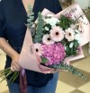 Букет с розовой гортензией. Цветы Владивосток фото 1 — Цветочный король