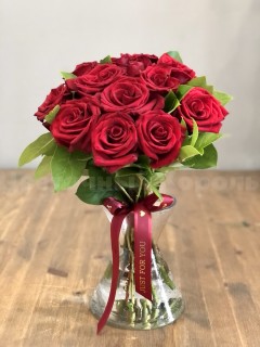 Букет "Страсть"из 13 роз. Цветы Владивосток