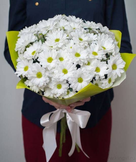 Букет ромашковых хризантем 