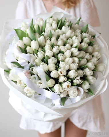 Букет белых тюльпанов (101 шт)  &mdash; Цветочный король