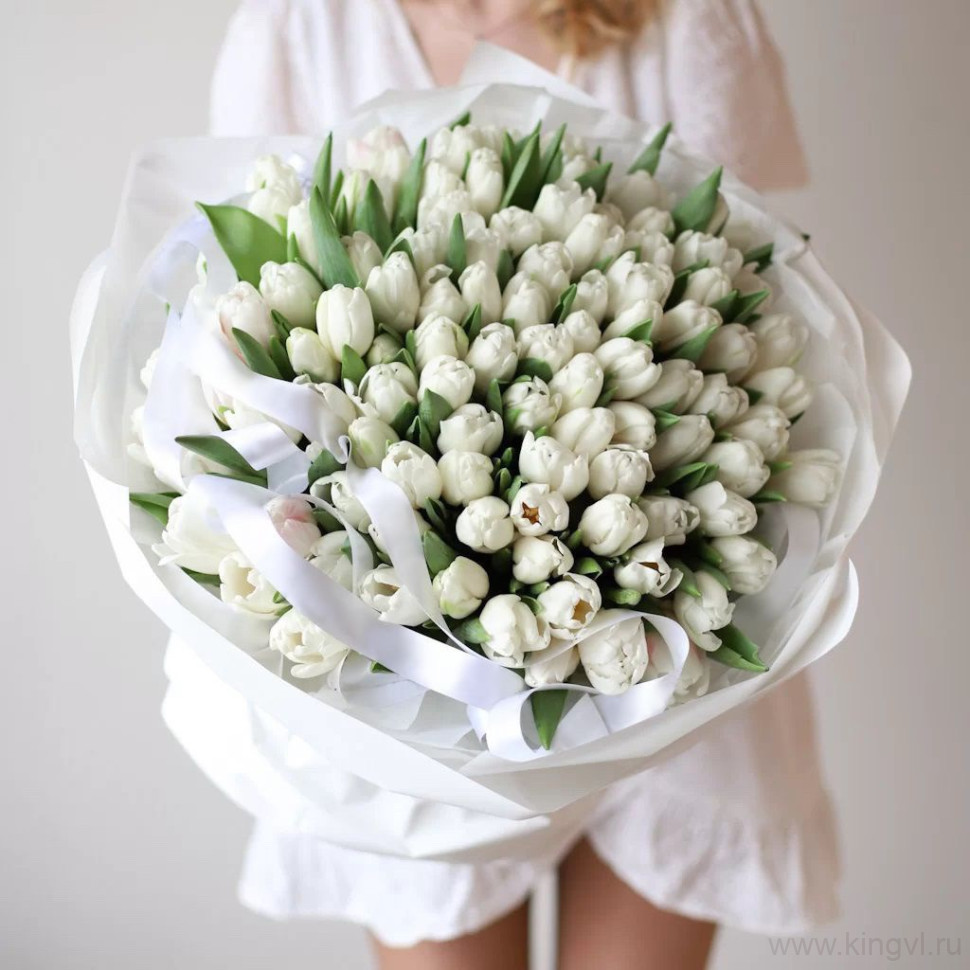 Букет белых тюльпанов (101 шт) . Цветы Владивосток фото 1 &mdash; Цветочный король