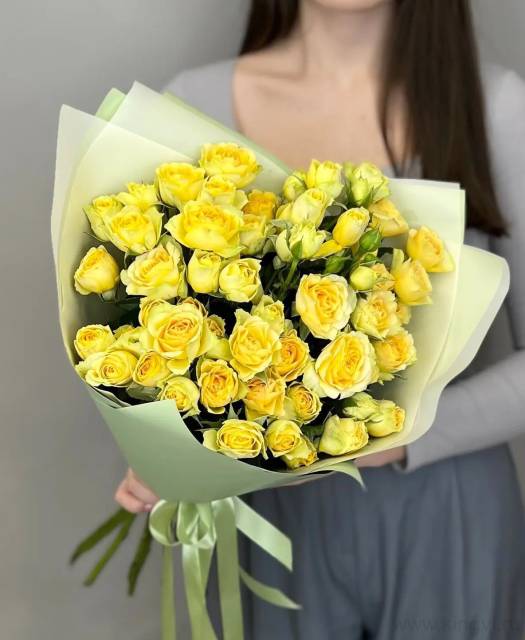 Букет лимонных кустовых роз (11шт)