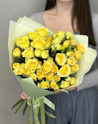 Букет лимонных кустовых роз (11шт) — Цветочный король