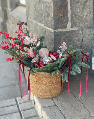 Новогодняя корзина с бантиками &mdash; Цветочный король