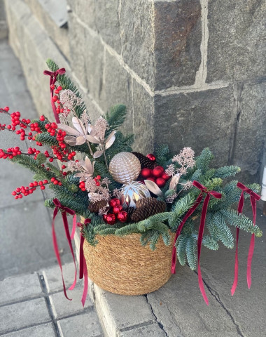 Новогодняя корзина с бантиками &mdash; Цветочный король