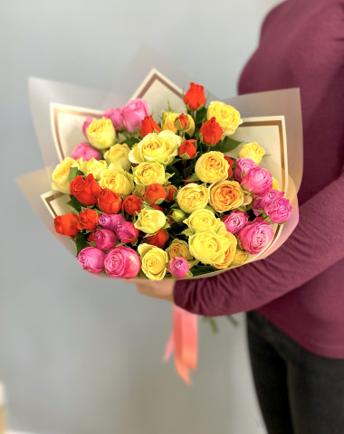 Микс из 11 кустовых роз  — Цветочный король