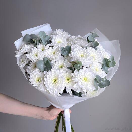 Букет из белой хризантемы