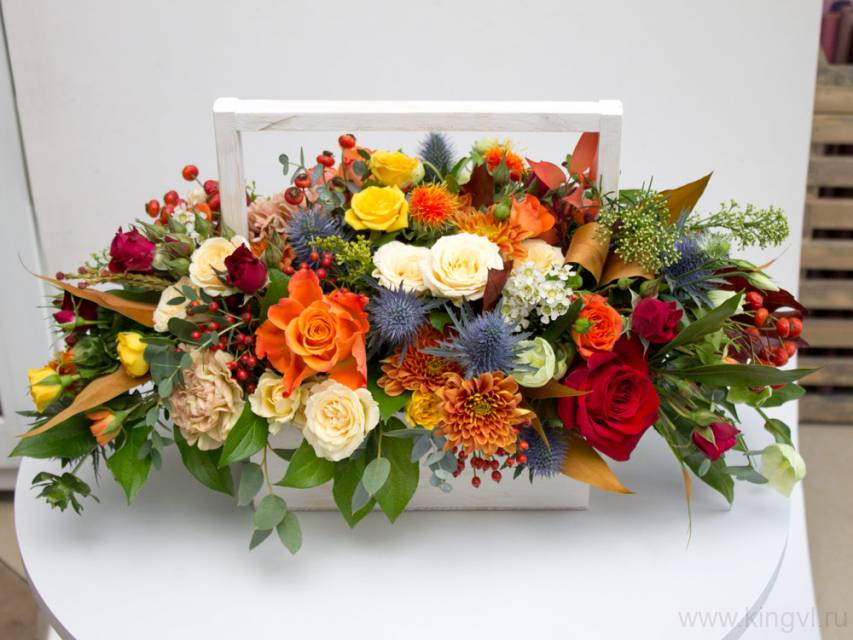 Яркая цветочная композиция