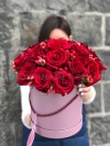 Букет из роз в шляпной коробке. Цветы Владивосток фото 1 — Цветочный король