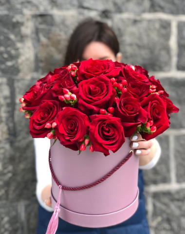 Букет из роз в шляпной коробке — Цветочный король