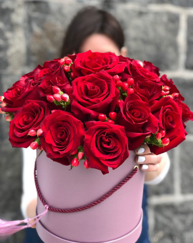 Букет из роз в шляпной коробке — Цветочный король