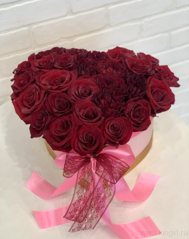 Коробка  с красными розами — Цветочный король
