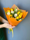 Букет из 15 бело-желтых тюльпанов . Цветы Владивосток фото 3 &mdash; Цветочный король