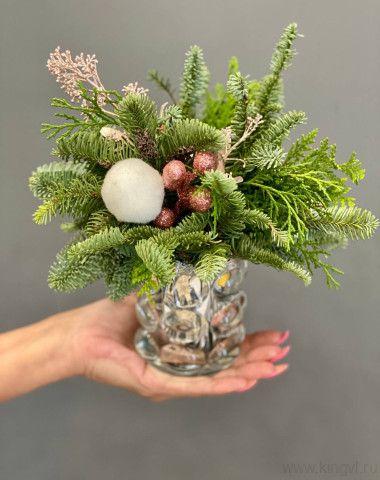 Мини-композиция в стеклянной вазочке &mdash; Цветочный король