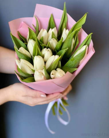 Букет из 15 белых тюльпанов &mdash; Цветочный король