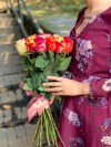 Микс "Bright" 15 роз . Цветы Владивосток фото 1 — Цветочный король