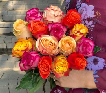 Микс "Bright" 15 роз . Цветы Владивосток
