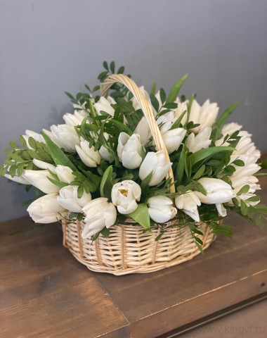 Корзина с тюльпанами &mdash; Цветочный король