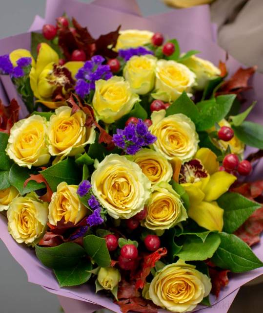 Сборный букет с орхидей