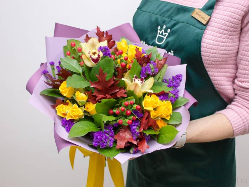 Сборный букет с орхидей