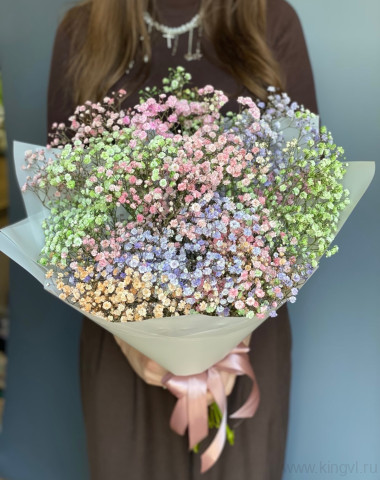 Букет из цветной гипсофилы &mdash; Цветочный король