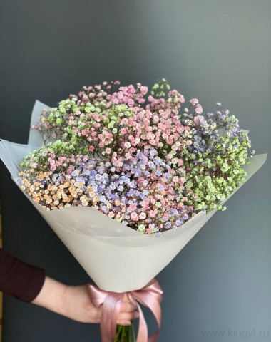 Букет из цветной гипсофилы &mdash; Цветочный король