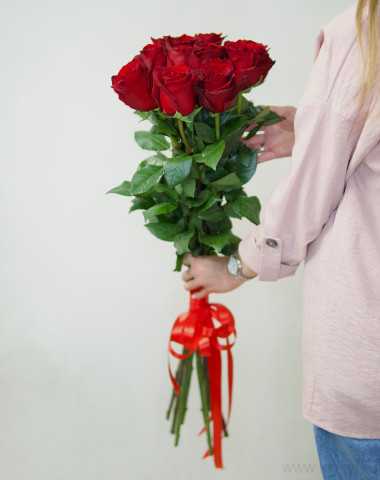 Высокие красные розы (11шт) — Цветочный король