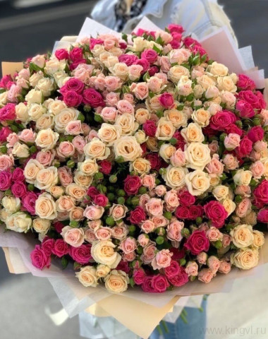 Букет из 101 кустовой розы  — Цветочный король